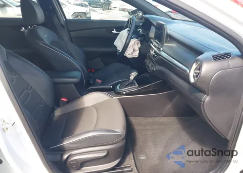 2021 Kia Forte Gt-Line z USA, uszkodzony, nr VIN 3KPF34AD1ME383504